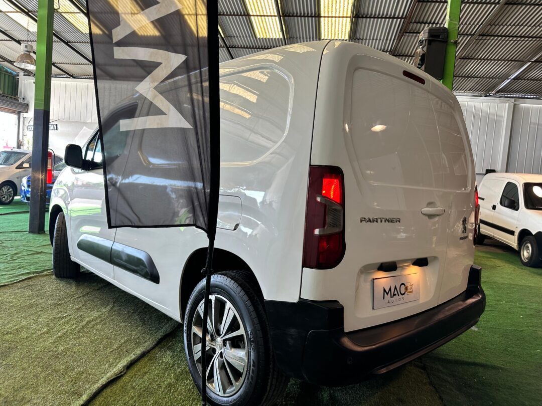 PEUGEOT PARTNER 1.6T DIESEL 2021 ÚNICA! - Imagen 6