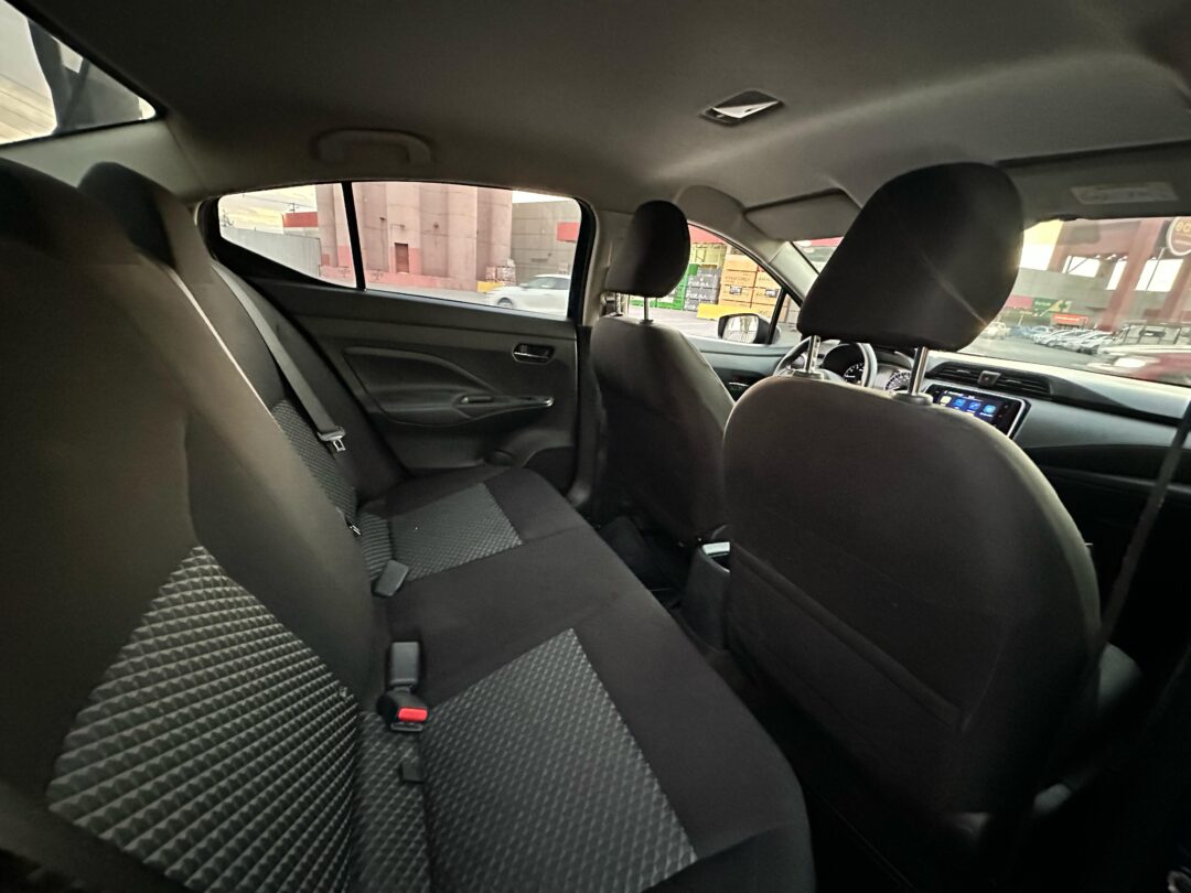 Nissan Versa 1.6L 2023 Prenda - Imagen 9