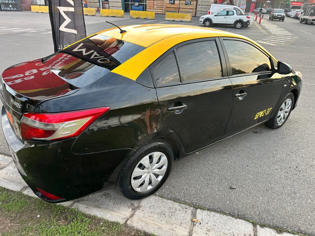 Toyota Yaris 2017 Taxi AUTOMATICO - Imagen 4