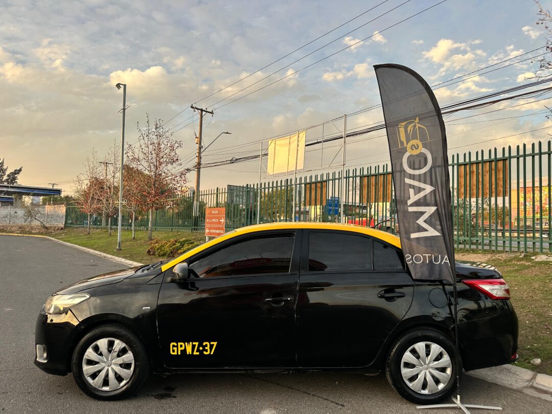 Toyota Yaris 2017 Taxi AUTOMATICO - Imagen 8