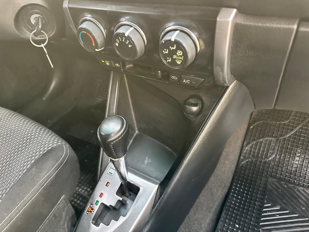 Toyota Yaris 2017 Taxi AUTOMATICO - Imagen 12