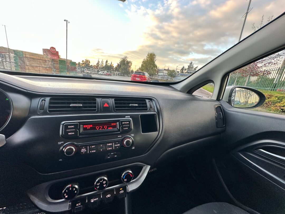Kia Rio 4 2012 Full Equipo - Imagen 9