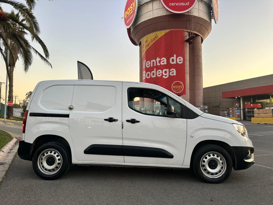 Opel Combo 2023 1.6L NUEVA - Imagen 3