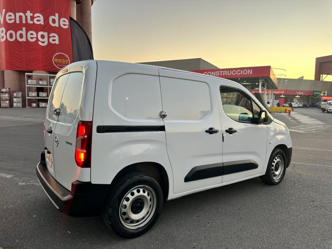 Opel Combo 2023 1.6L NUEVA - Imagen 4