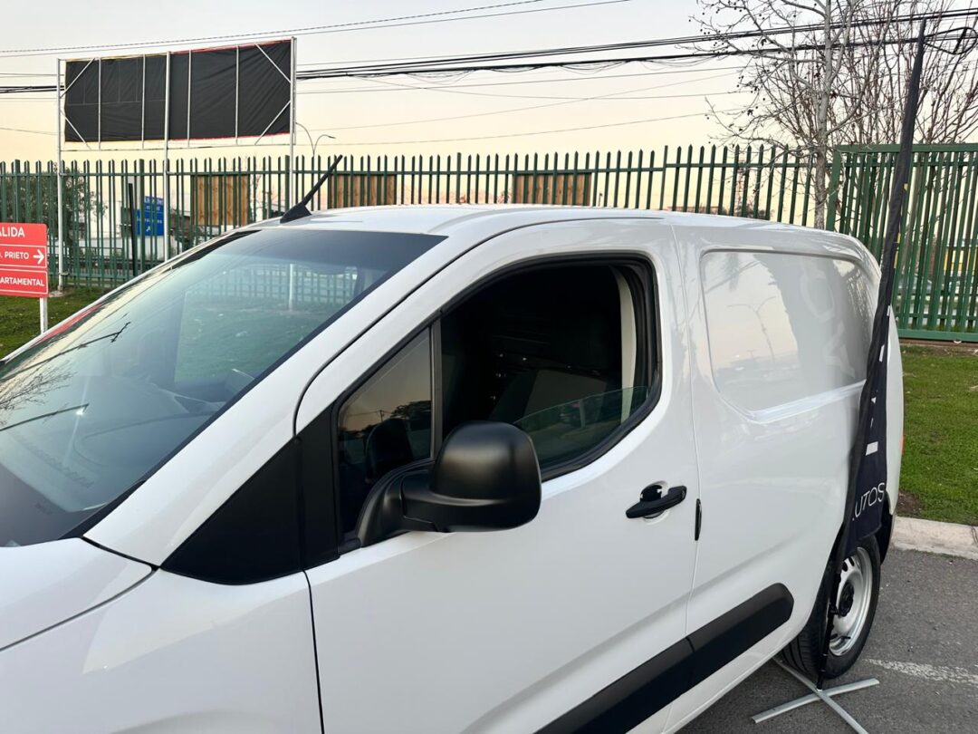 Opel Combo 2023 1.6L NUEVA - Imagen 7