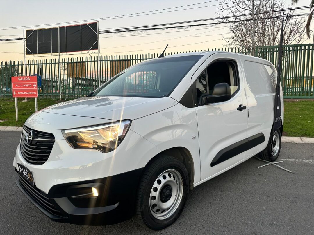Opel Combo 2023 1.6L NUEVA - Imagen 8