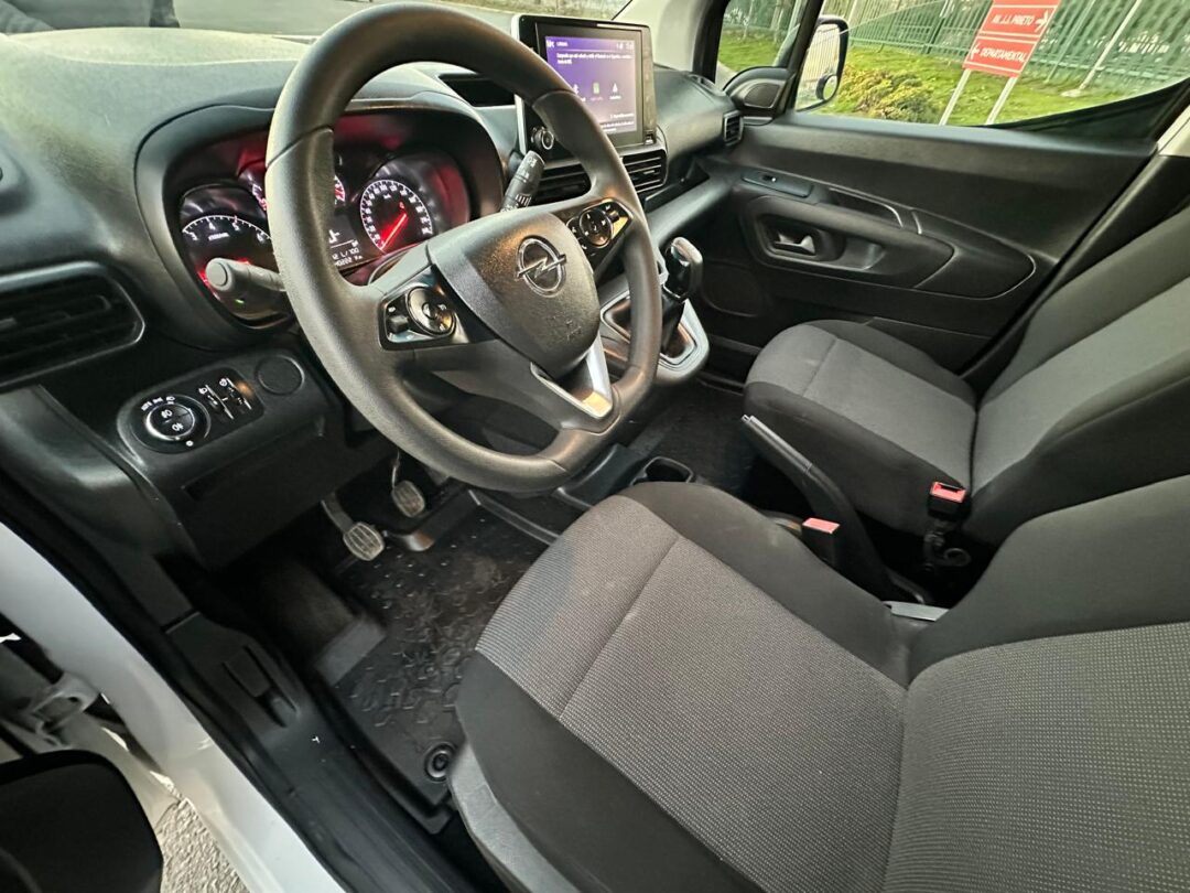 Opel Combo 2023 1.6L NUEVA - Imagen 13